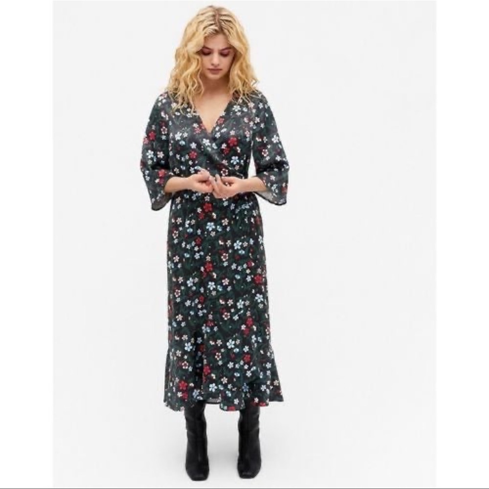 Floral satin wrap dress✨